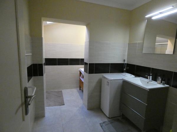 Maison T5 vue sur la garrigue de 142 m² avec Garage, Piscine et terrain.