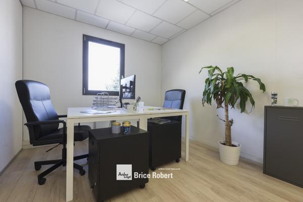 Bureaux à vendre lumineux à Lyon 9e dans Maisons d’Entreprises Vaise