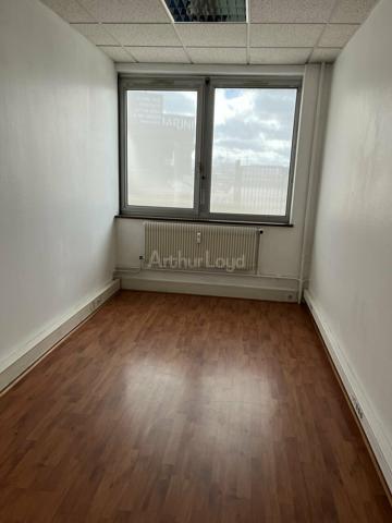 BUREAUX à VENDRE de 57.12 m²