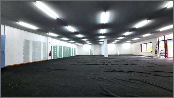 Local Commercial à BRESSUIRE, 79300 - 3 pièces 255m²