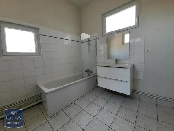 Location appartement 3 pièces de 102.78m²