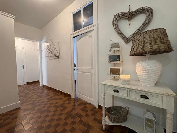 Maison de caractère avec jardin, garage double et beau potentiel centre Arnay-le-Duc / 40mn de DIJON