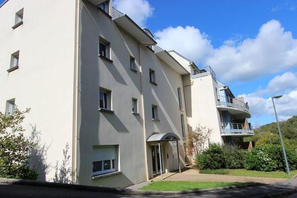 à louer appartement T3 avec parking & terrasse à Kerfeunteun