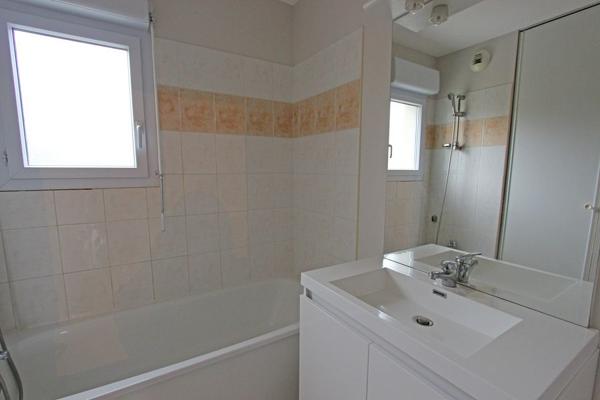 à louer appartement T3 avec parking & terrasse à Kerfeunteun