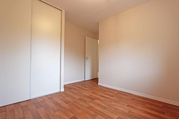 à louer appartement T3 avec parking & terrasse à Kerfeunteun