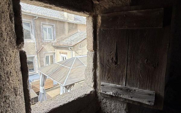 Maison à vendre    2 pièces •  Saint-Chély-d'Apcher