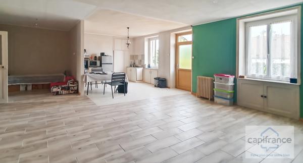 Maison lumineuse 109 m² – Fort potentiel – Possibilité 2 logements – Saint-Vallier 71230