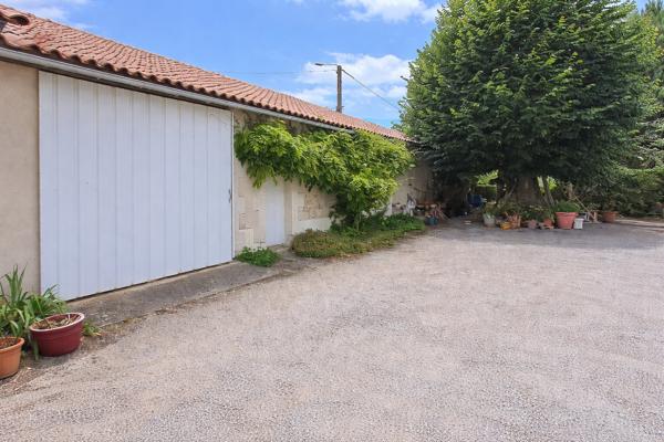 86140 LENCLOITRE Maison Lencloitre 5 pièce(s) 152.56 m2