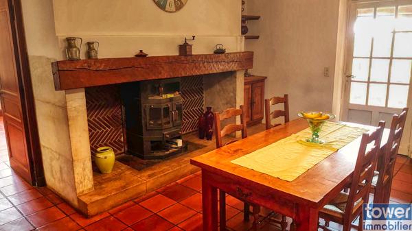 Propriete
                                                                                                                                                                                                                                                                                                                        6 pièce(s)                                                                                                                                                                                                          4 chambre(s)                                                                                                                                                                                                          150  m²