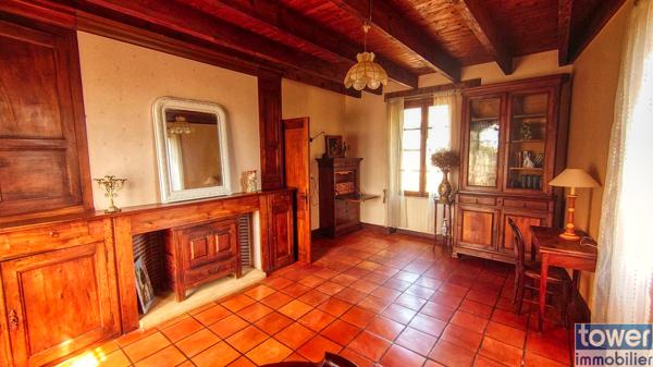 Propriete
                                                                                                                                                                                                                                                                                                                        6 pièce(s)                                                                                                                                                                                                          4 chambre(s)                                                                                                                                                                                                          150  m²