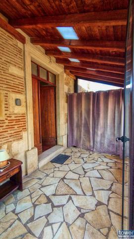 Propriete
                                                                                                                                                                                                                                                                                                                        6 pièce(s)                                                                                                                                                                                                          4 chambre(s)                                                                                                                                                                                                          150  m²