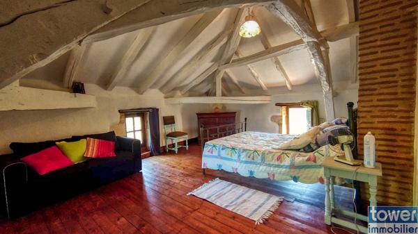 Propriete
                                                                                                                                                                                                                                                                                                                        6 pièce(s)                                                                                                                                                                                                          4 chambre(s)                                                                                                                                                                                                          150  m²