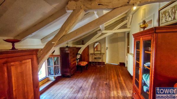 Propriete
                                                                                                                                                                                                                                                                                                                        6 pièce(s)                                                                                                                                                                                                          4 chambre(s)                                                                                                                                                                                                          150  m²
