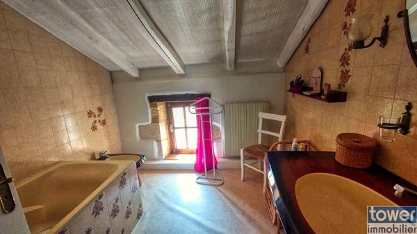 Propriete
                                                                                                                                                                                                                                                                                                                        6 pièce(s)                                                                                                                                                                                                          4 chambre(s)                                                                                                                                                                                                          150  m²