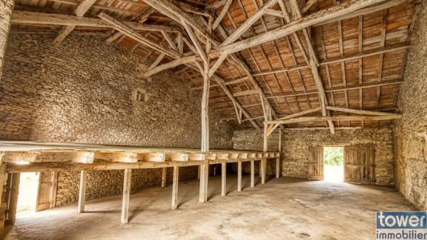 Propriete
                                                                                                                                                                                                                                                                                                                        6 pièce(s)                                                                                                                                                                                                          4 chambre(s)                                                                                                                                                                                                          150  m²