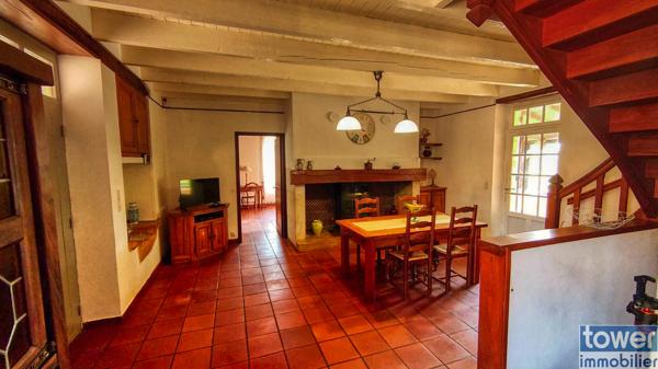 Propriete
                                                                                                                                                                                                                                                                                                                        6 pièce(s)                                                                                                                                                                                                          4 chambre(s)                                                                                                                                                                                                          150  m²