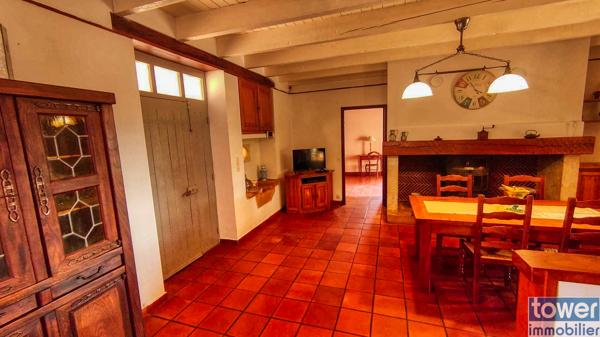 Propriete
                                                                                                                                                                                                                                                                                                                        6 pièce(s)                                                                                                                                                                                                          4 chambre(s)                                                                                                                                                                                                          150  m²