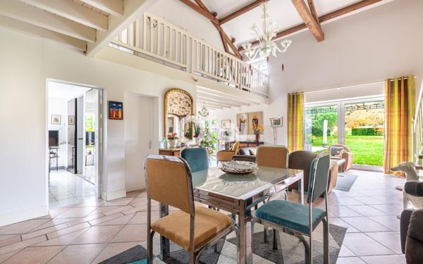 Maison à vendre    5 pièces • 220 m2 Chaptelat