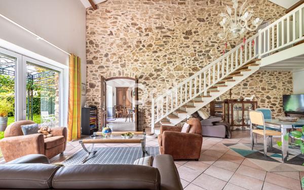 Maison à vendre    5 pièces • 220 m2 Chaptelat