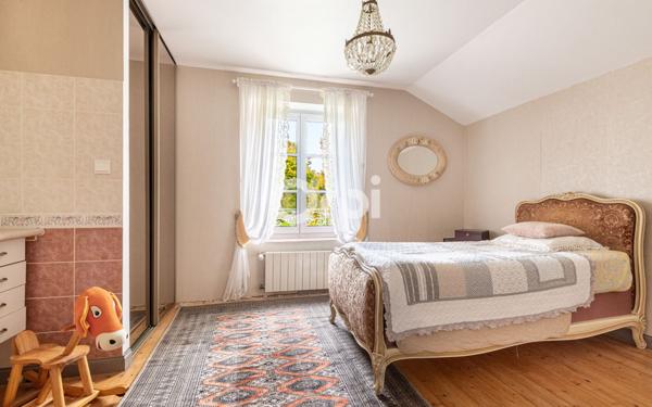 Maison à vendre    5 pièces • 220 m2 Chaptelat