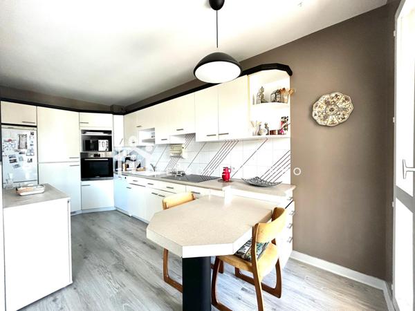 "APOLLO" - Appartement T4 Marché de LA ROCHELLE , parking privatif et ascenseur La Rochelle (17000)