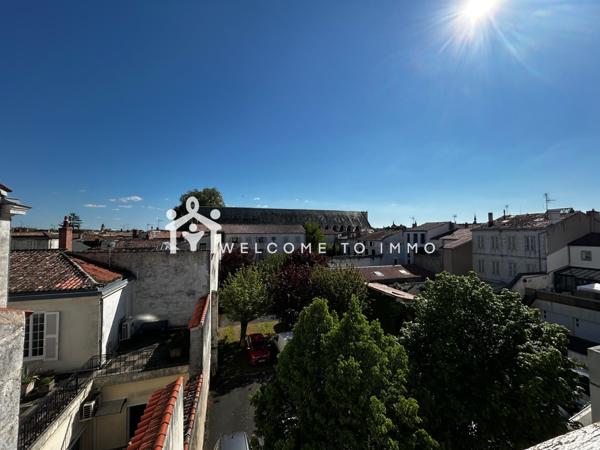 "APOLLO" - Appartement T4 Marché de LA ROCHELLE , parking privatif et ascenseur La Rochelle (17000)