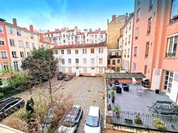 Lyon (69002) Grand studio meublé de 37m2, rue dauphin LYON 2- Disponible 28/11 !