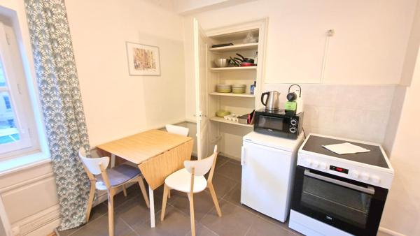 Lyon (69002) Grand studio meublé de 37m2, rue dauphin LYON 2- Disponible 28/11 !