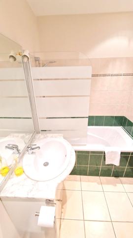 Lyon (69002) Grand studio meublé de 37m2, rue dauphin LYON 2- Disponible 28/11 !