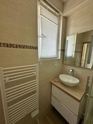 Appartement La Garenne Colombes 2 pièces 24.4 m2 Loyer 950 €/mois charges comprises **  - Référence  544CC