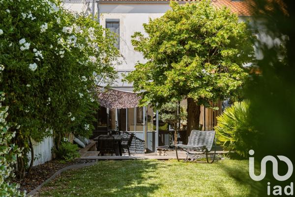 Maison de ville 5 pièces de 141 m² à La Rochelle (17000)
