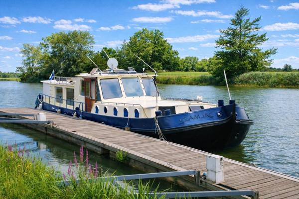 Tjalk Hollandais d’exception – 18 m – 55 m² habitables – Bateau d’habitation de caractère