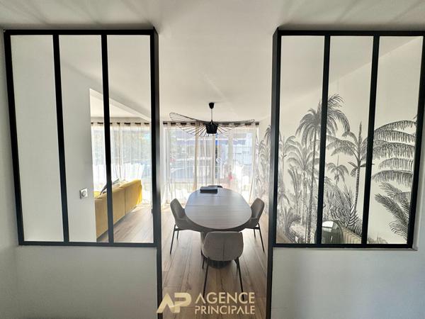Appartement T4 - 90m2 - Balcon - 2 places de Parking - Cave - La Rochelle 330 000 € **  - Référence  JH757D1