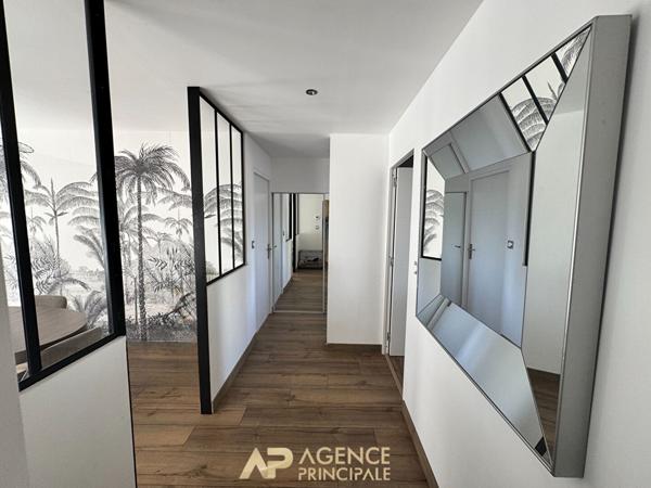 Appartement T4 - 90m2 - Balcon - 2 places de Parking - Cave - La Rochelle 330 000 € **  - Référence  JH757D1