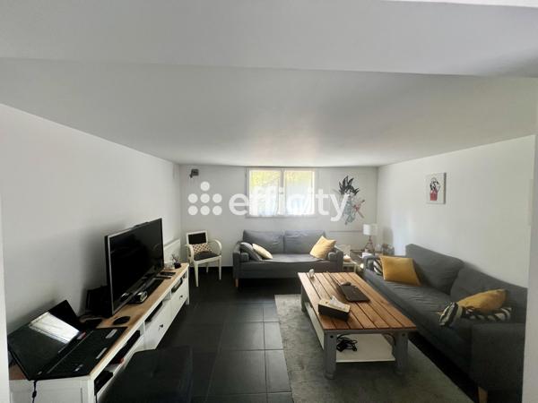 Maison
         6 pièces
        - 133 m² 302 180 € *