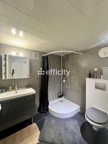 Maison
         6 pièces
        - 133 m² 302 180 € *