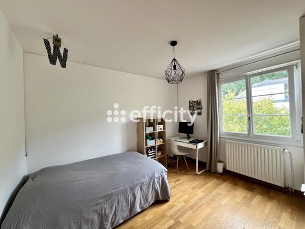 Maison
         6 pièces
        - 133 m² 302 180 € *