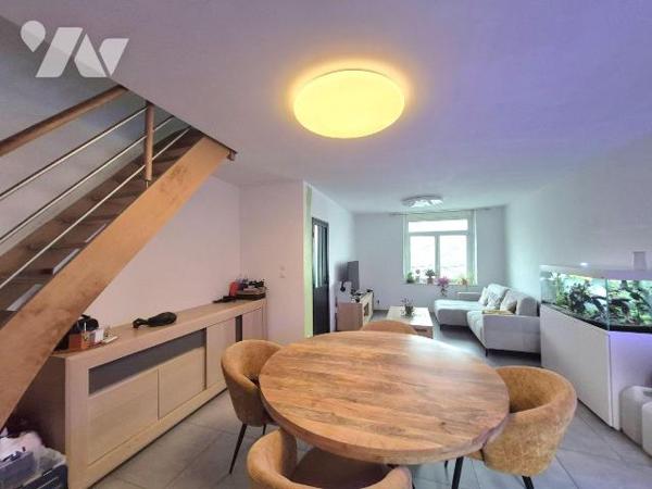 Maison de ville semi-individuelle entièrement rénovée - Plus de 120 m² - DPE A

Rare en ville...
