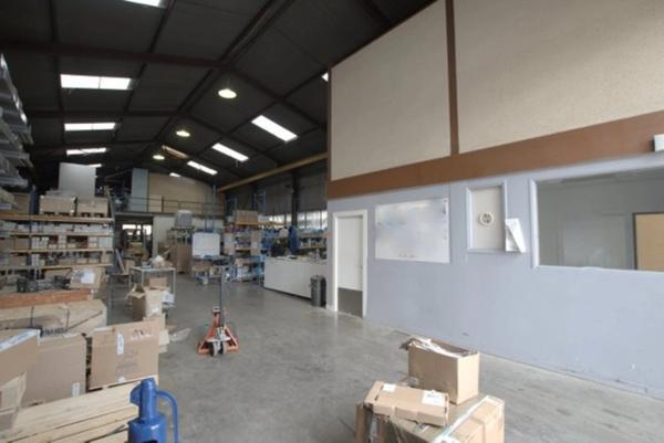 Dpt Saône et Loire (71), à louer CHALON SUR SAONE Ateliers et Bureaux