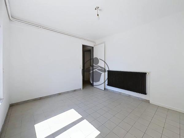 Location                                                      Appartement
                        
                     3 pièces                      55 m2                     à Saint-Quentin