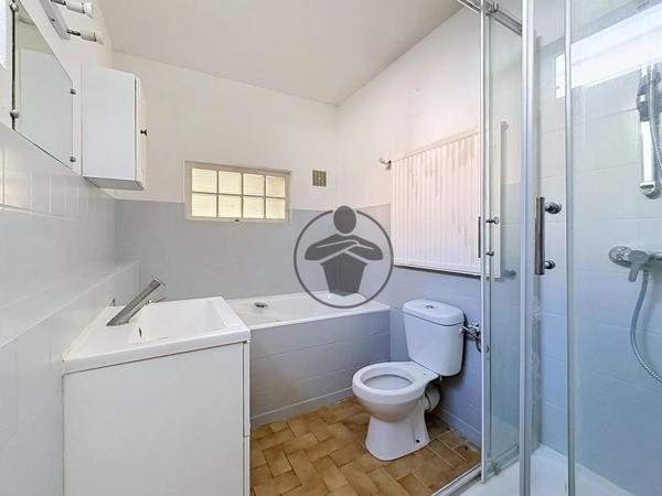 Location                                                      Appartement
                        
                     3 pièces                      55 m2                     à Saint-Quentin