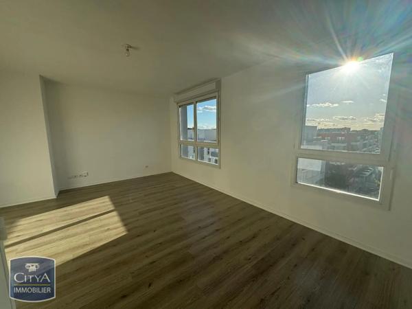 Appartement à louer 2 pièces 54.38m² Lucé (28110)