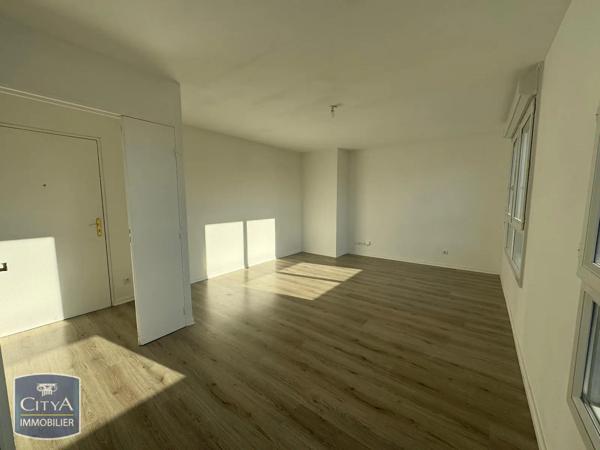 Appartement à louer 2 pièces 54.38m² Lucé (28110)