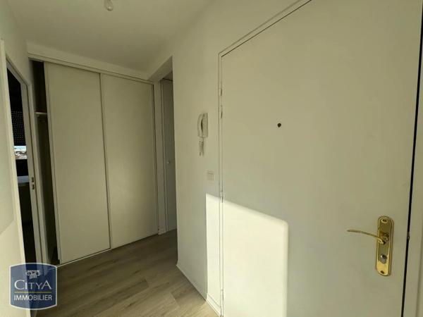Appartement à louer 2 pièces 54.38m² Lucé (28110)