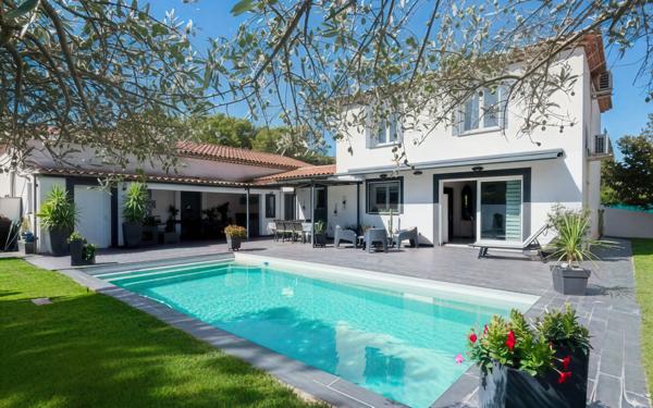 Maison à vendre    5 pièces •  Ventabren