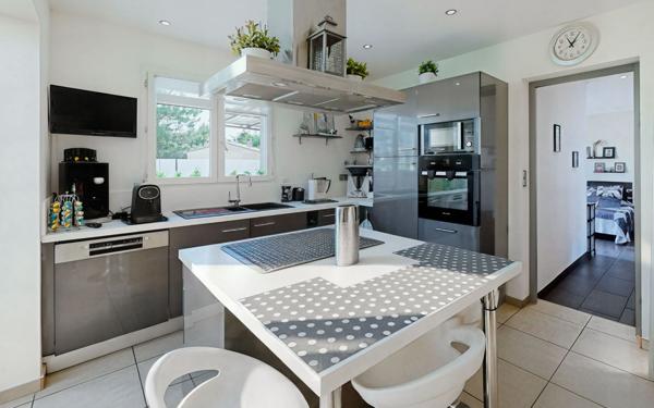 Maison à vendre    5 pièces •  Ventabren