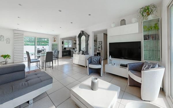 Maison à vendre    5 pièces •  Ventabren