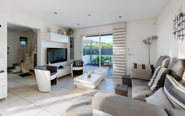 Maison à vendre    5 pièces •  Ventabren