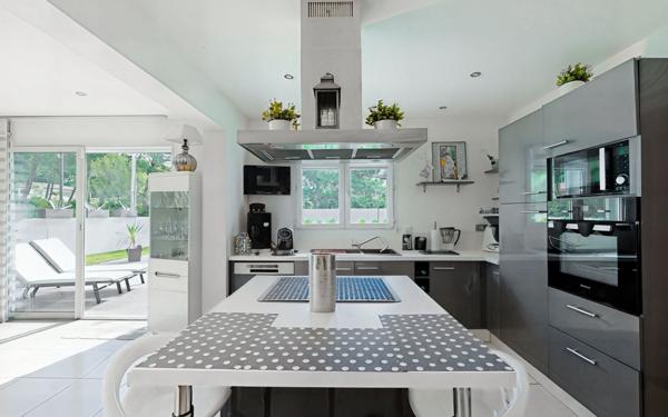 Maison à vendre    5 pièces •  Ventabren