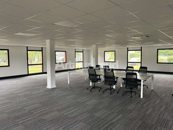 Bureaux modernes à louer - 450 m² avec parkings et terrasse privative au coeur du Parc Scientifique de la Haute Borne